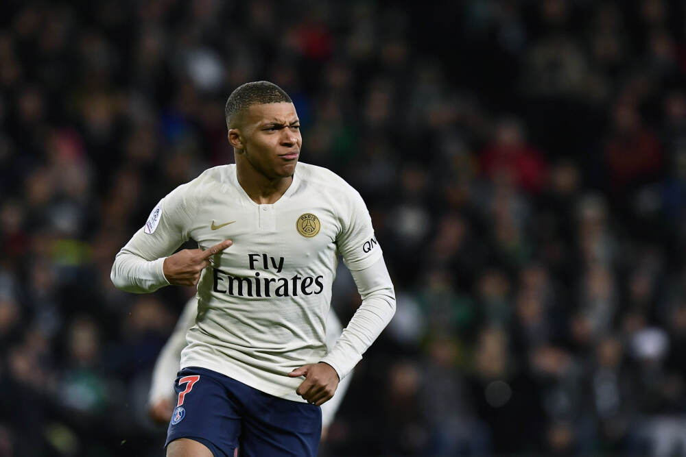 香港警方：内地支援超3万件物资，有效助力大埔火灾救援